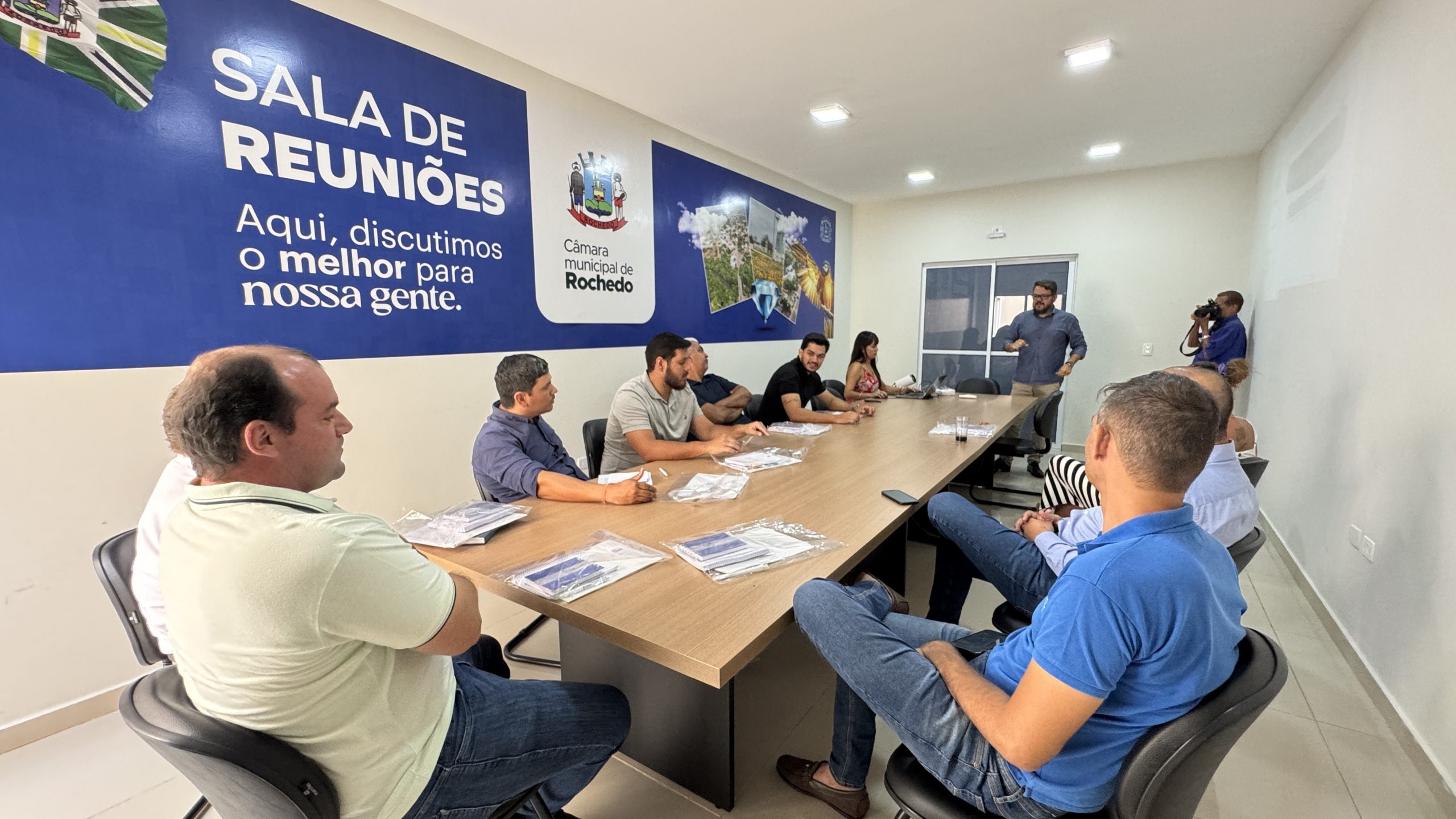 Vereadores de Rochedo aprimoram suas habilidades no Seminário Municipal “Legislar com Eficiência”.